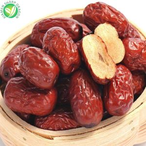 वैक्यूम फ्राइड रेड डेट्स